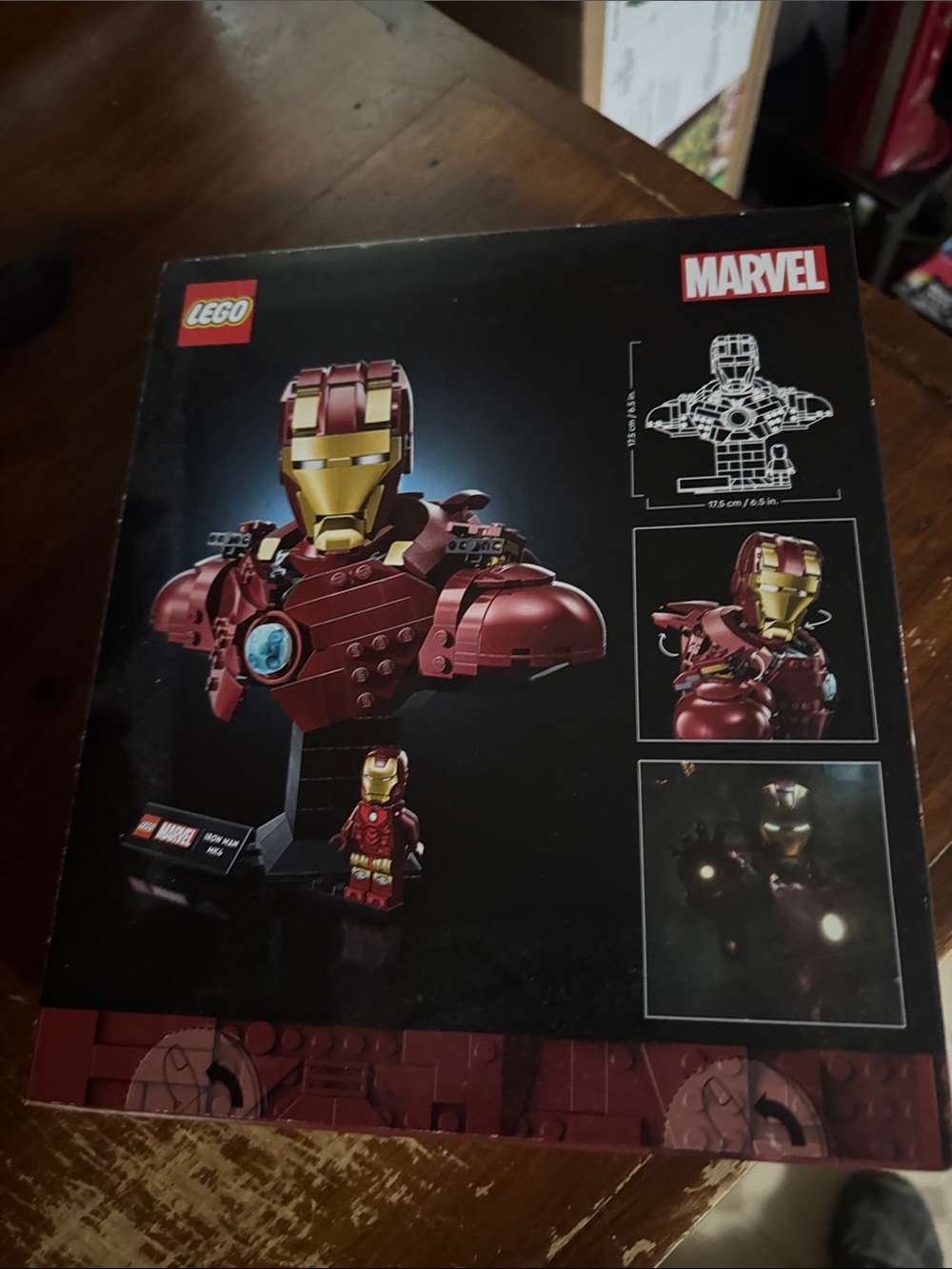LEGO Marvel Iron Man Bust – Red, Gold, Blue